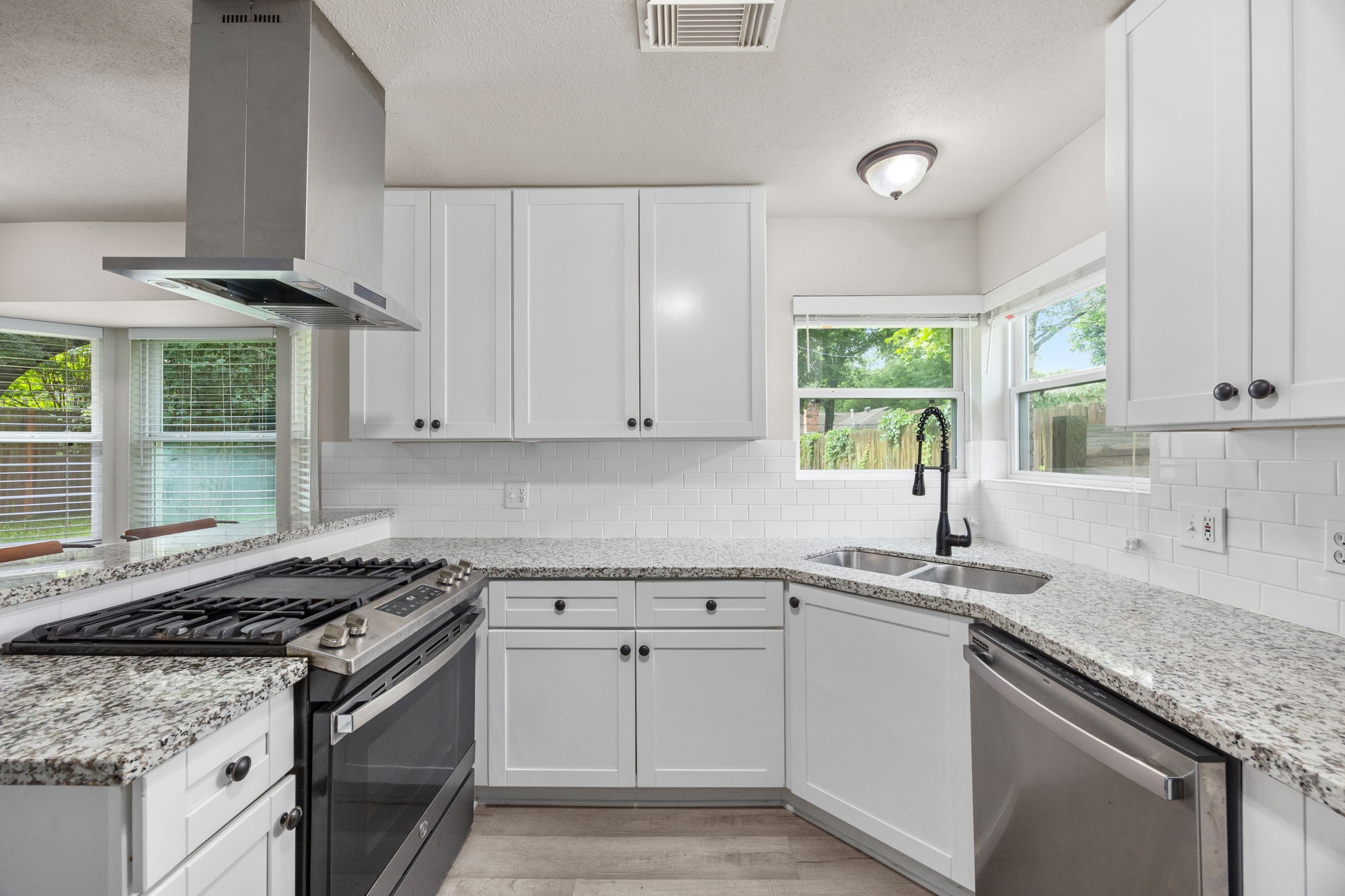  10647 Hazelhurst Drive - 物件實景
