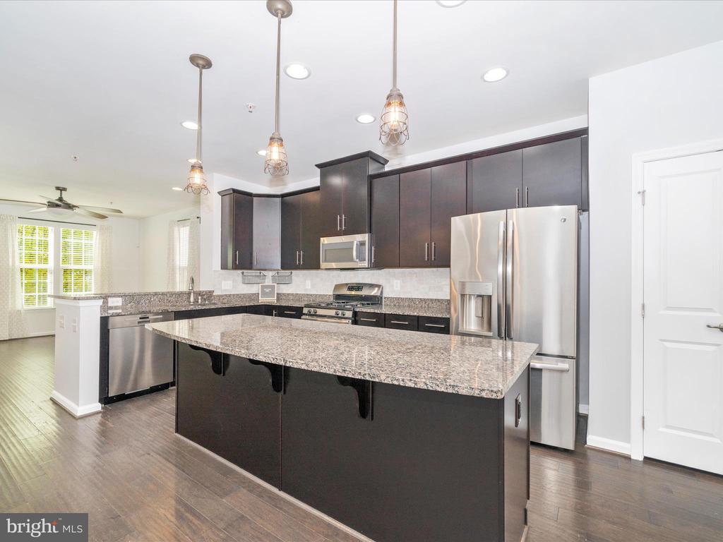 Greenbelt, Maryland, 20770, United States, 3 Bedrooms Bedrooms, ,4 BathroomsBathrooms,Residential,For Sale,2001496