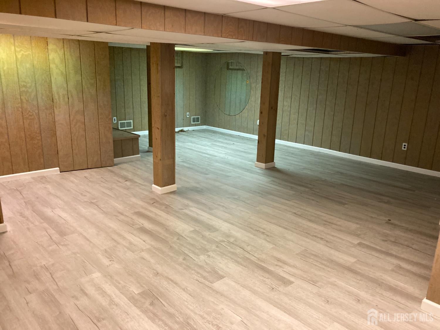 North Brunswick, New Jersey, 08902, United States, 3 Bedrooms Bedrooms, ,2 BathroomsBathrooms,Residential,For Sale,1999515