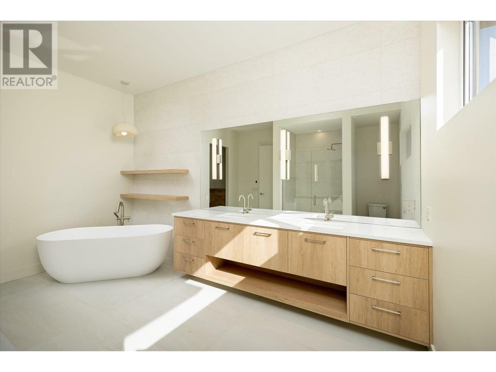 LAKE COUNTRY, British Columbia, V4V 0A4, CA, 3 Bedrooms Bedrooms, ,2 BathroomsBathrooms,Residential,For Sale,1837010