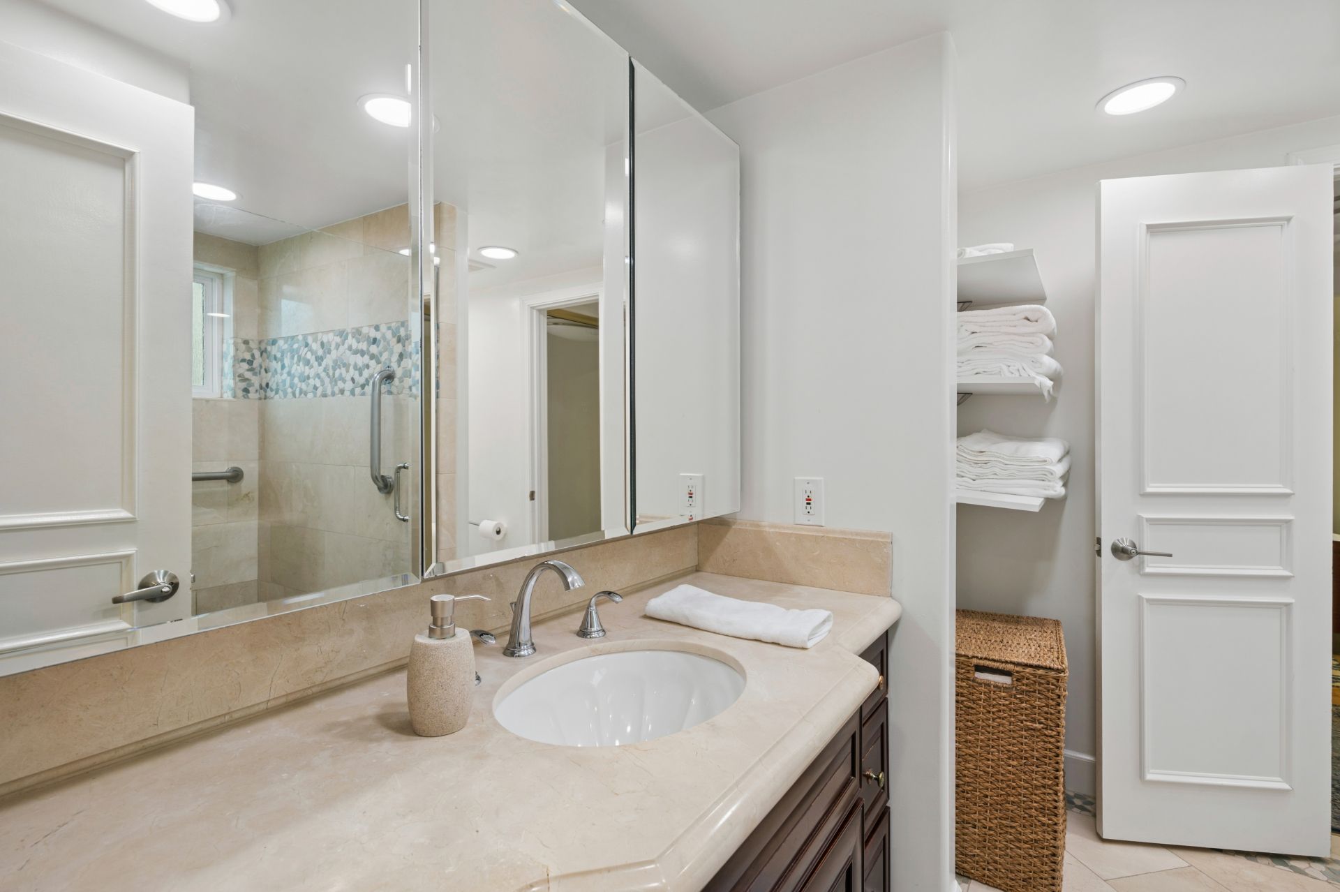  3322 and 3324 Via Lido, Newport Beach, CA 92663 - 物件實景