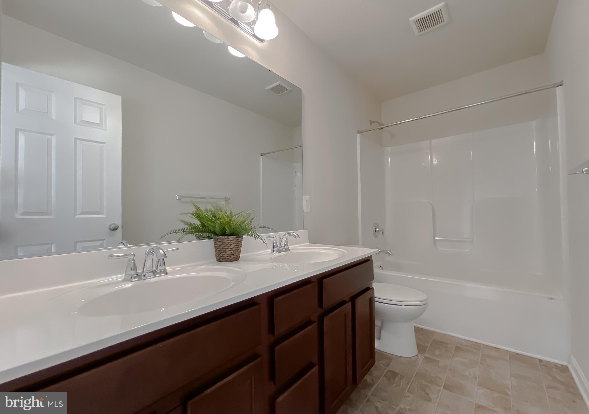Leonardtown, Maryland, 20650, United States, 5 Bedrooms Bedrooms, ,4 BathroomsBathrooms,Residential,For Sale,1944806