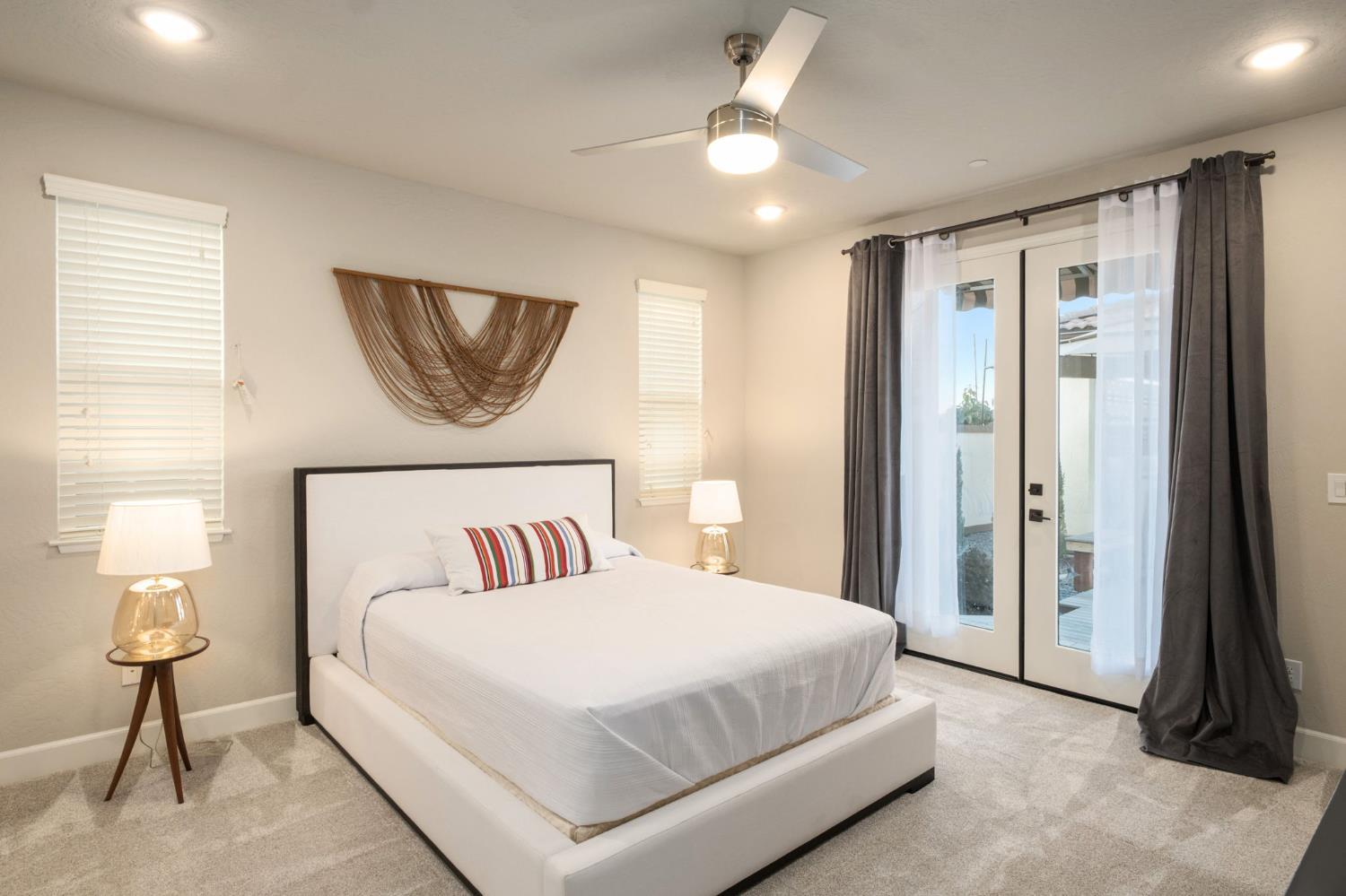 Clovis, California, 93619, United States, 6 Bedrooms Bedrooms, ,4 BathroomsBathrooms,Residential,For Sale,2005151