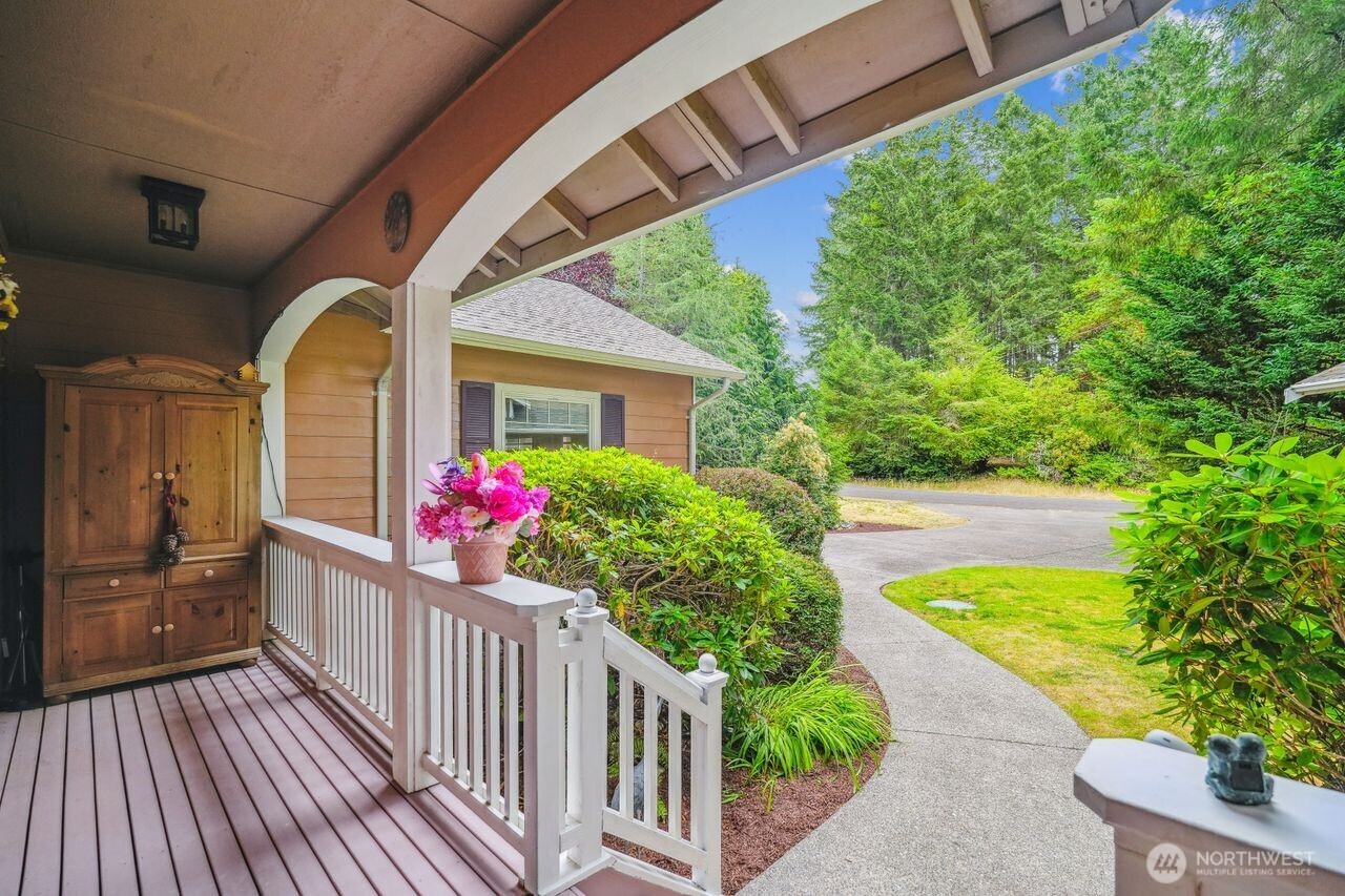 Anderson Island, Washington, 98303, United States, 3 Bedrooms Bedrooms, ,2 BathroomsBathrooms,Residential,For Sale,1908522