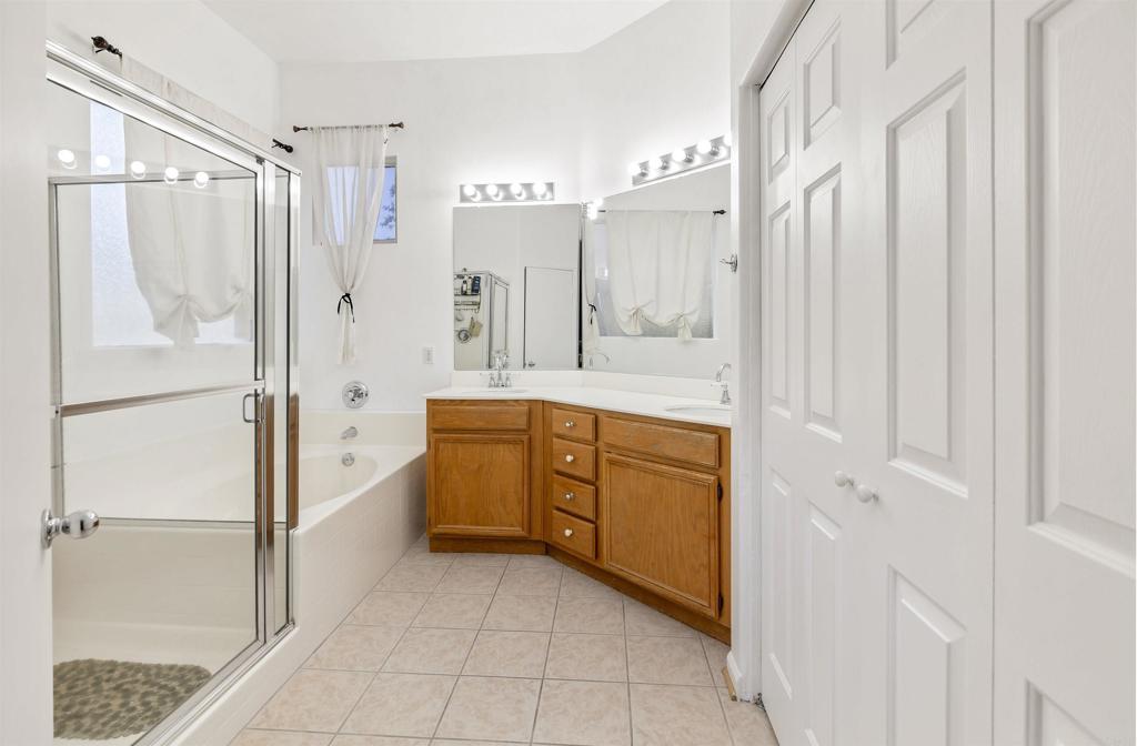 Temecula, California, 92592, United States, 3 Bedrooms Bedrooms, ,2 BathroomsBathrooms,Residential,For Sale,1872401
