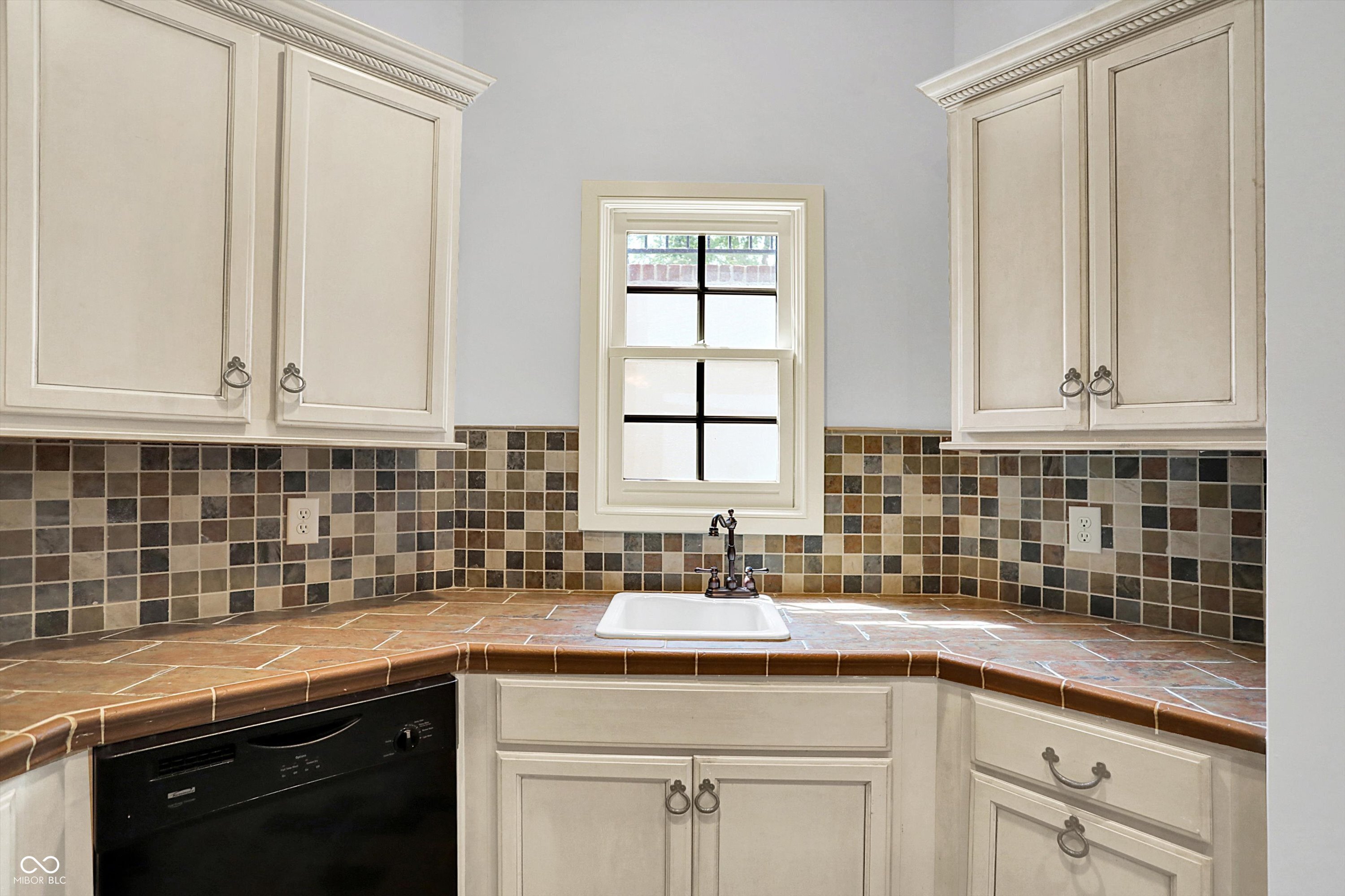 Zionsville, Indiana, 46077, United States, 4 Bedrooms Bedrooms, ,6 BathroomsBathrooms,Residential,For Sale,1978163