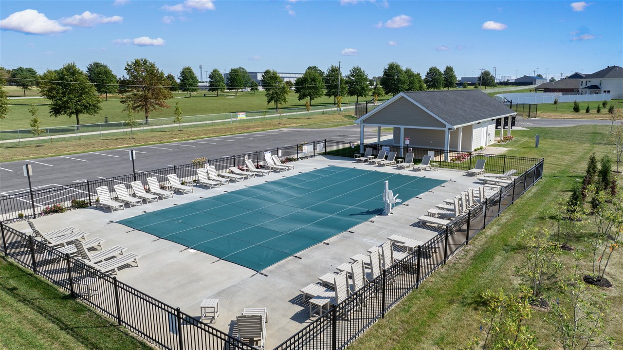 Bowling Green, Kentucky, 42104, United States, 4 Bedrooms Bedrooms, ,3 BathroomsBathrooms,Residential,For Sale,1913768