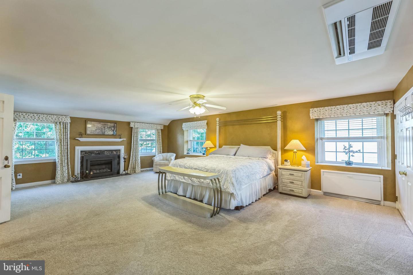 Drexel Hill, Pennsylvania, 19026, United States, 5 Bedrooms Bedrooms, ,6 BathroomsBathrooms,Residential,For Sale,1934182