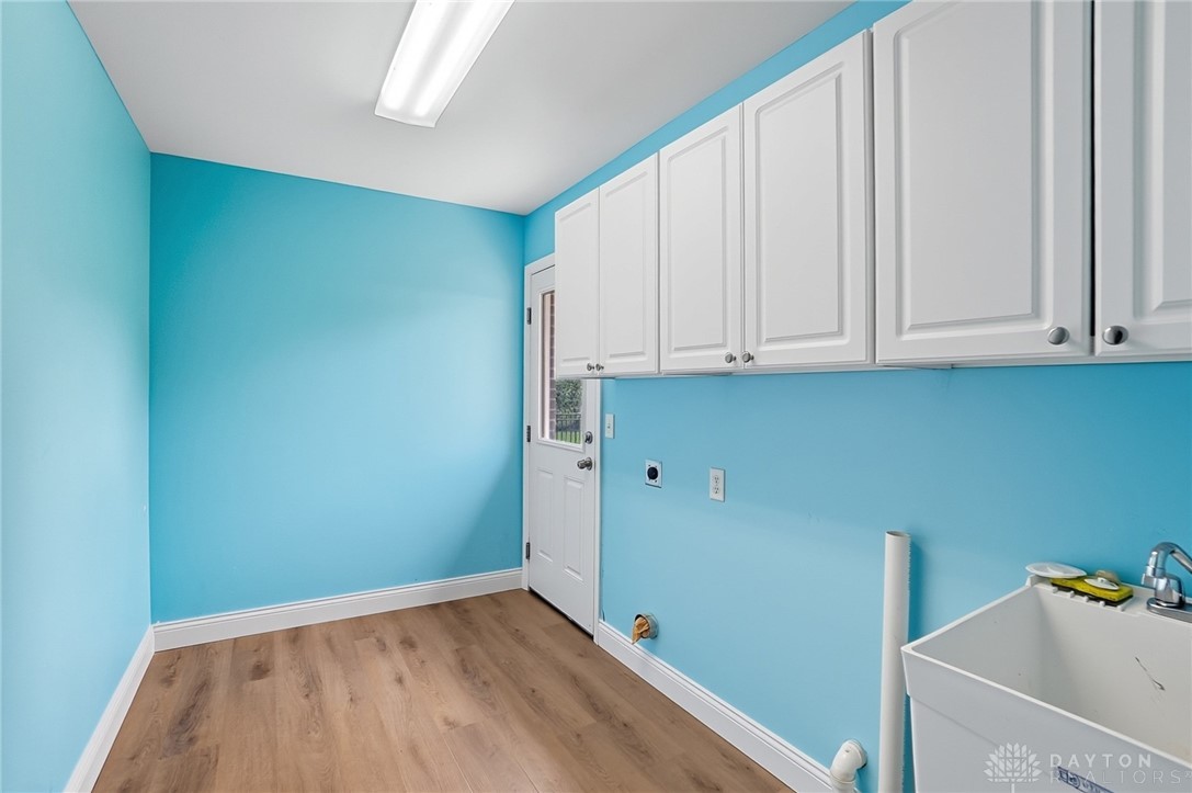 Clearcreek Twp, Ohio, 45458, United States, 4 Bedrooms Bedrooms, ,4 BathroomsBathrooms,Residential,For Sale,1966206