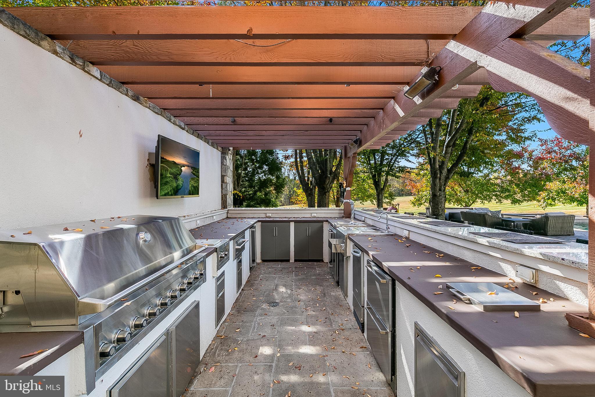 Aldie, Virginia, 20105, United States, 5 Bedrooms Bedrooms, ,7 BathroomsBathrooms,Residential,For Sale,1980828