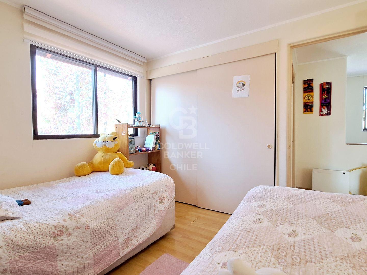 Peñalolén, Chile, 5 Bedrooms Bedrooms, ,3 BathroomsBathrooms,Residential,For Sale,1837912