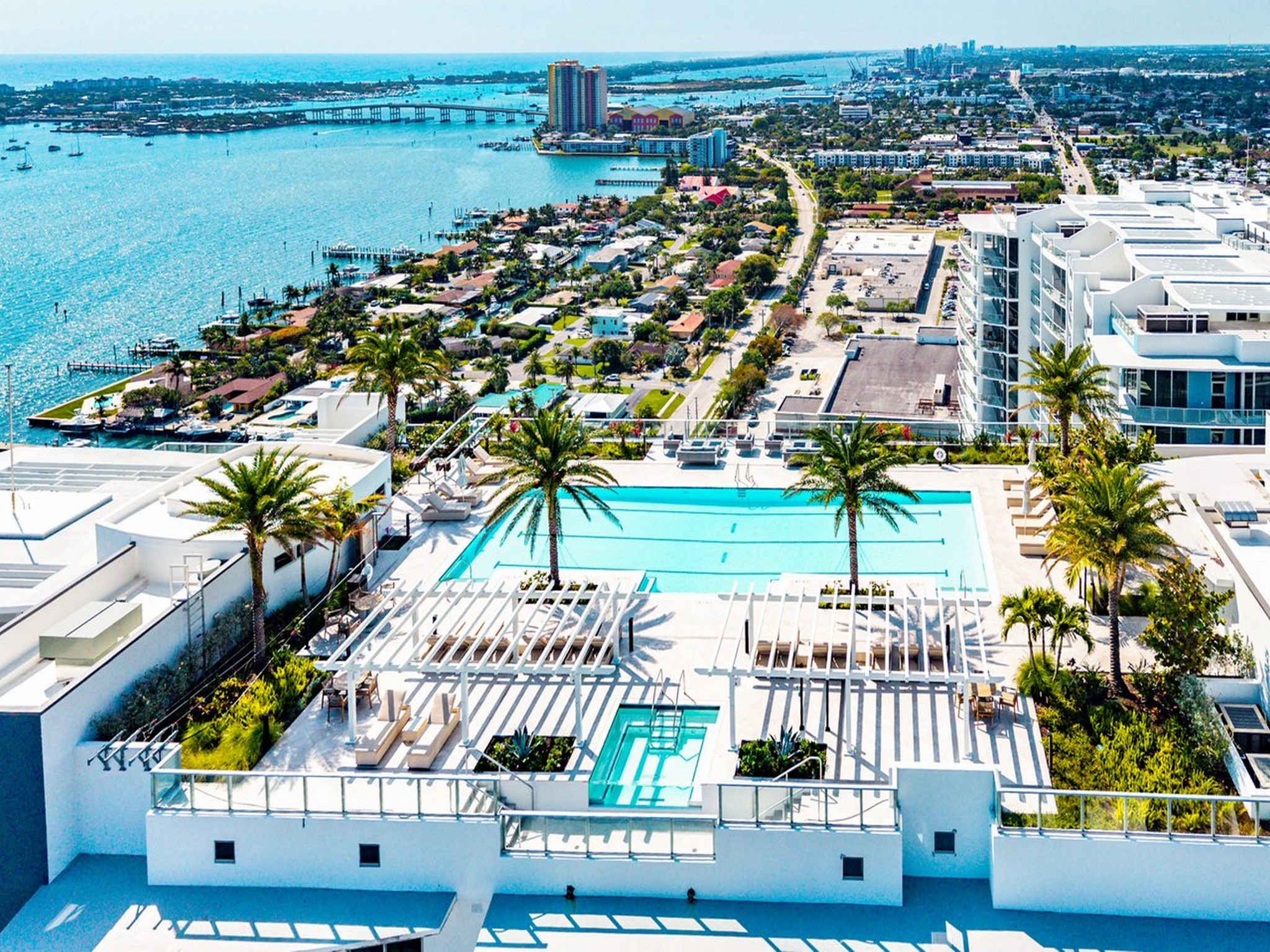  220 Lake Shore Drive, Lake Park, FL, 33403 - 物件實景