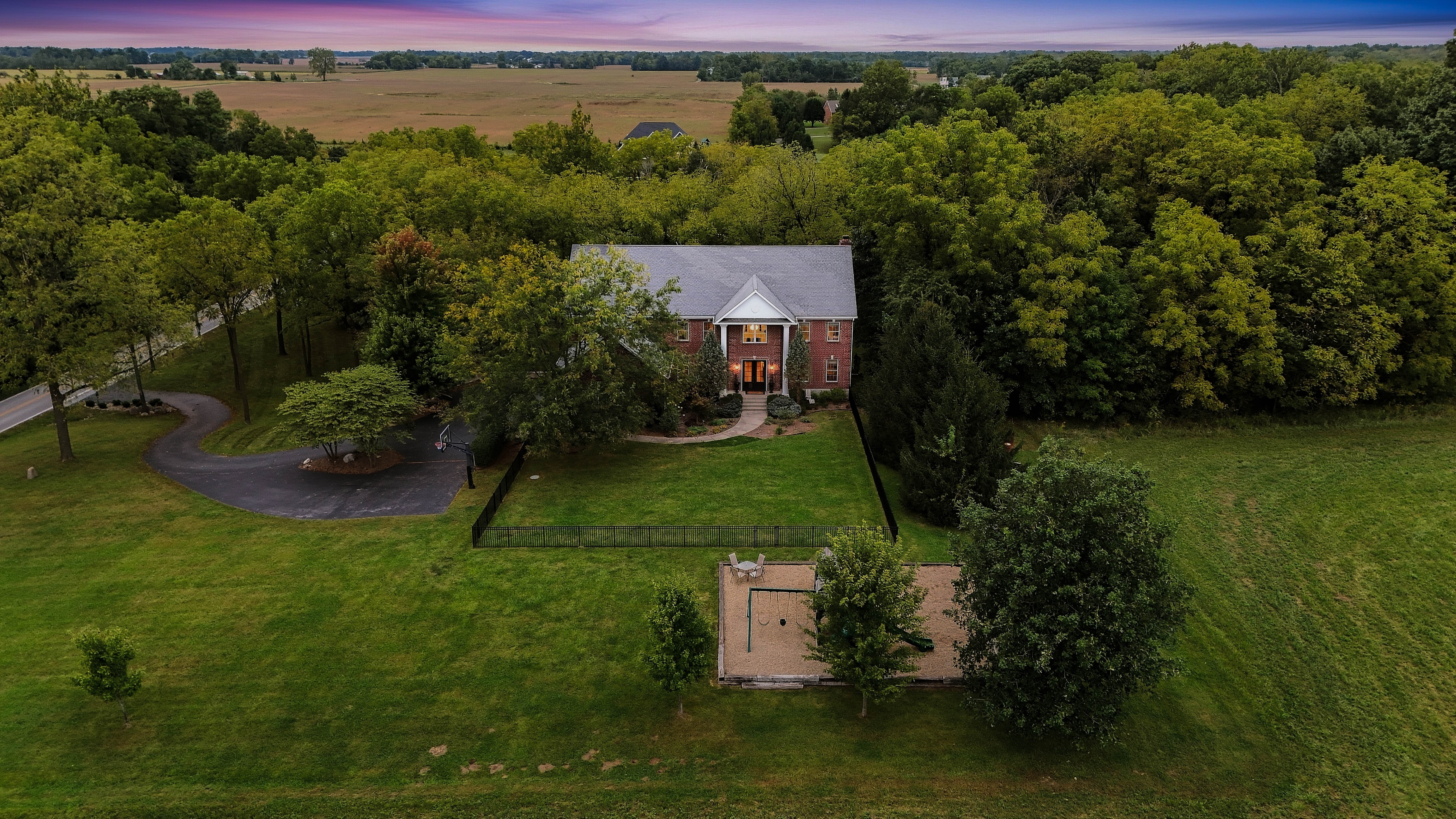  Six Bedroom Zionsville Home Surrounded By Park-Like Acreage - 物件實景