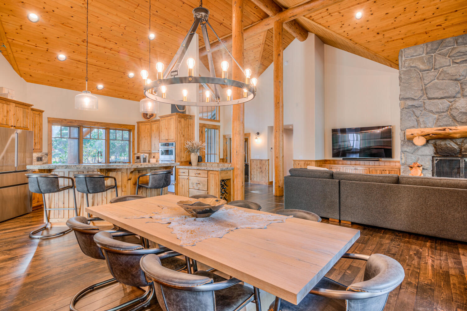 Bend, Oregon, 97707, United States, 4 Bedrooms Bedrooms, ,4 BathroomsBathrooms,Residential,For Sale,2005289