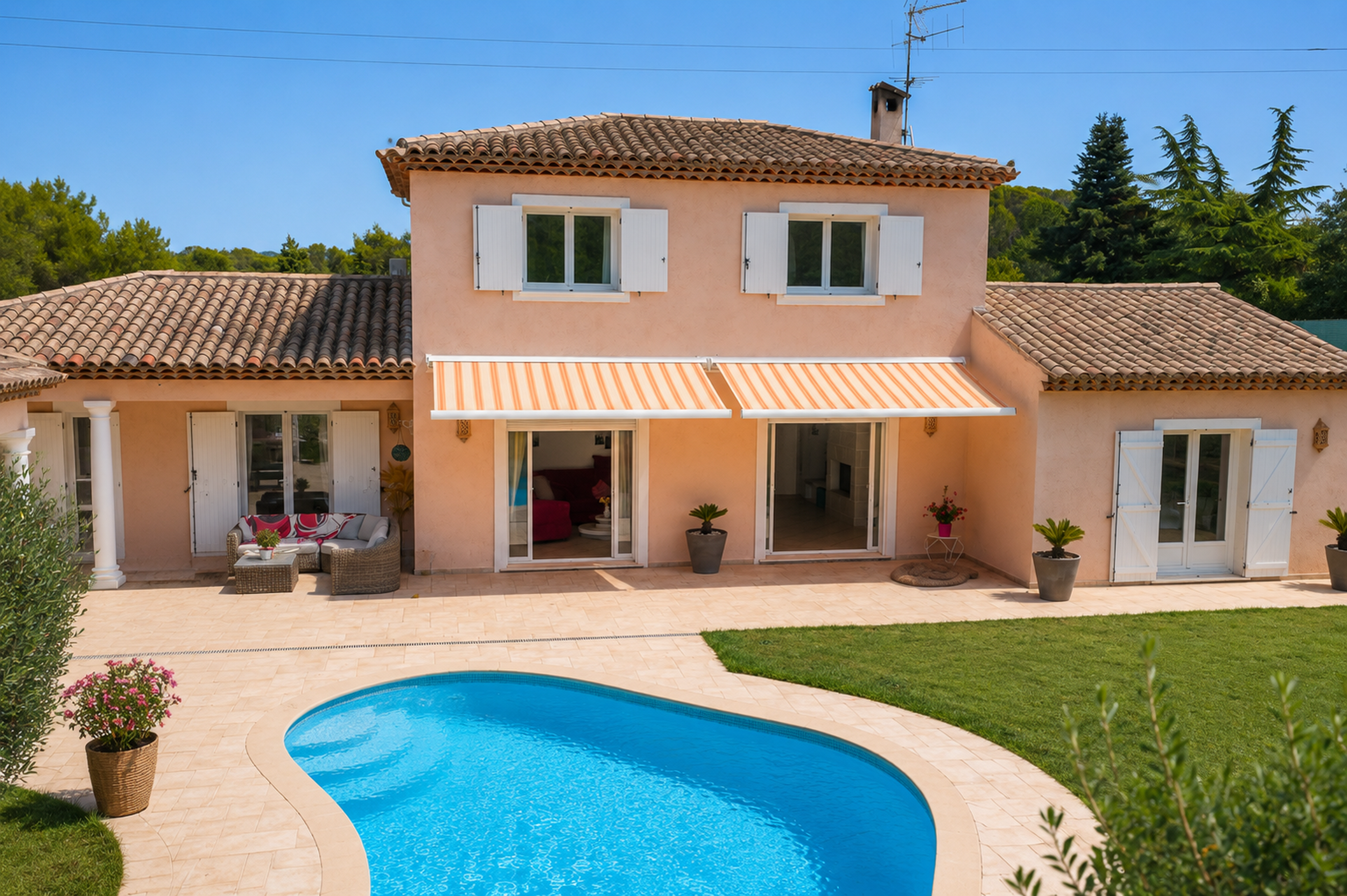  Villa with guest house, swimming pool and extension potential on 3,000 sq m of … - 物件實景