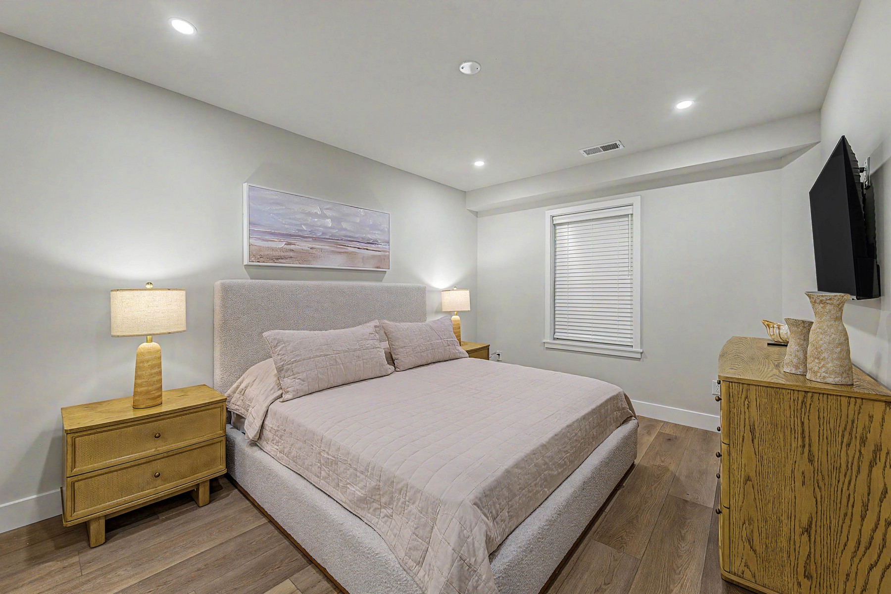  323 E Oak Avenue #101 - 物件實景