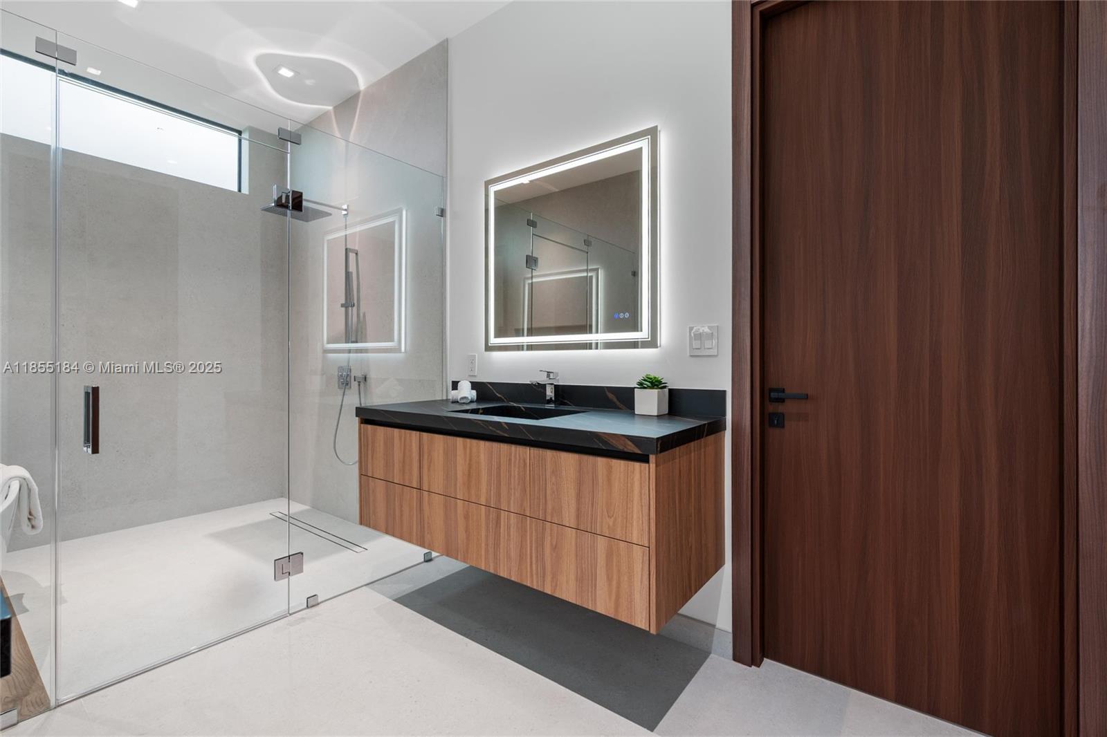 Miami, Florida, 33134, United States, 5 Bedrooms Bedrooms, ,6 BathroomsBathrooms,Residential,For Sale,1934506
