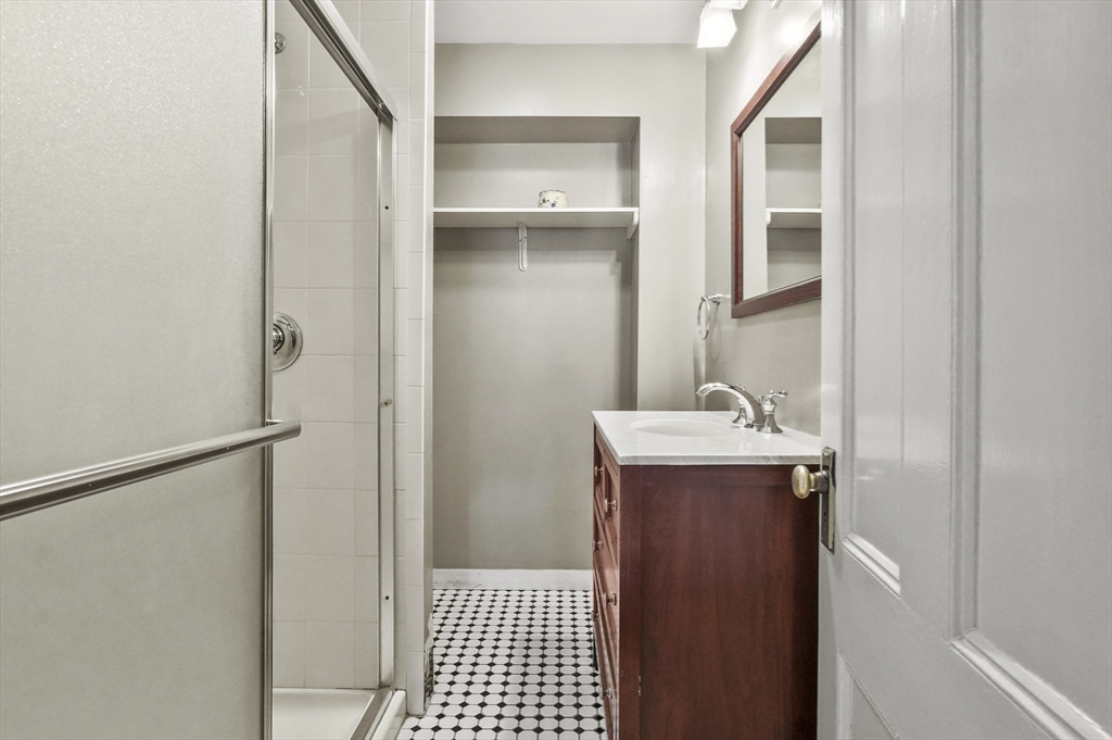 Waltham, Massachusetts, 02453, United States, 10 Bedrooms Bedrooms, ,5 BathroomsBathrooms,Residential,For Sale,1986333