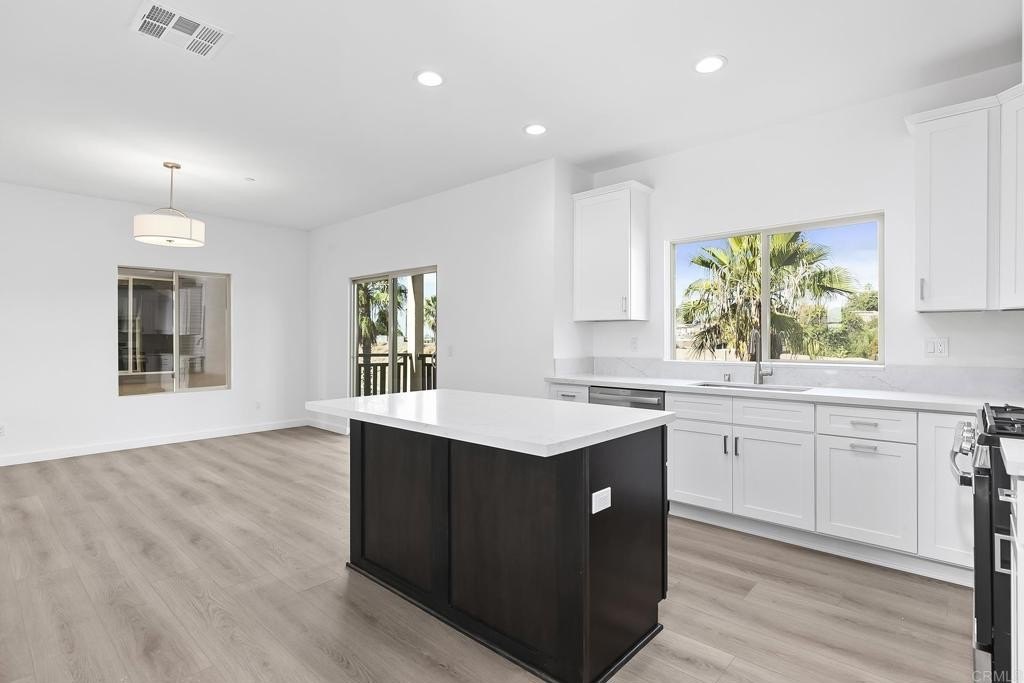 Lemon Grove, California, 91945, United States, 4 Bedrooms Bedrooms, ,4 BathroomsBathrooms,Residential,For Sale,1892804
