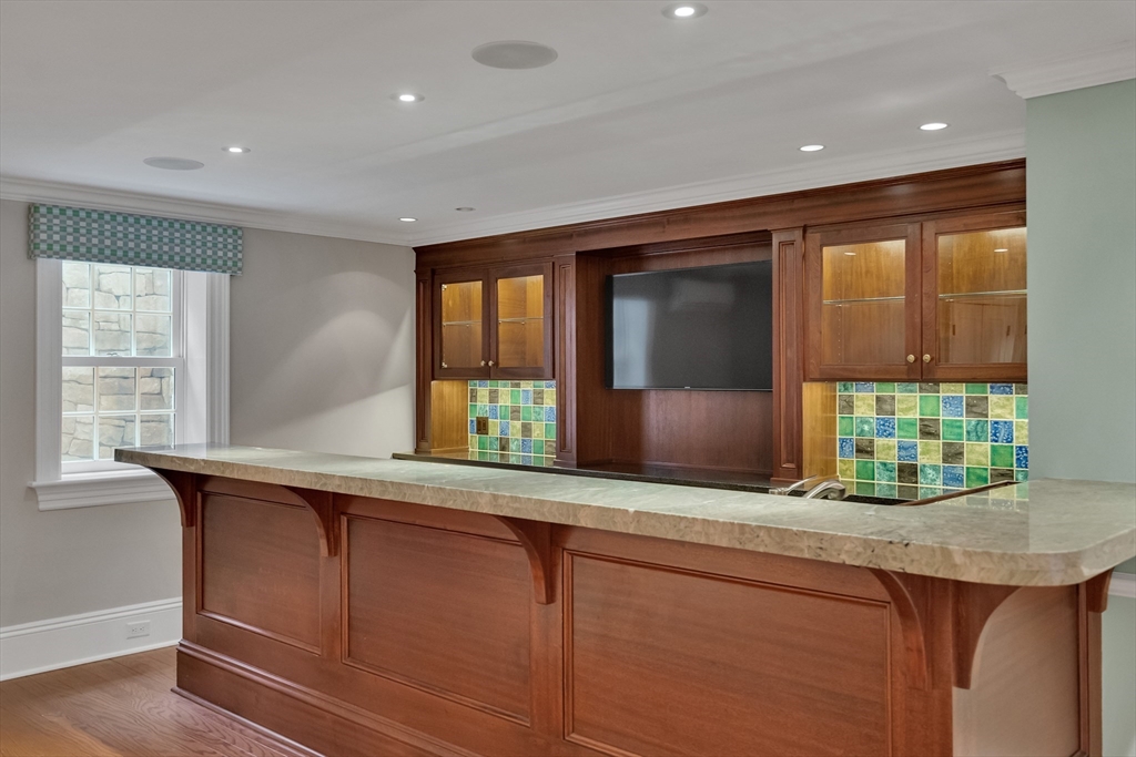 Wellesley, Massachusetts, 02481, United States, 6 Bedrooms Bedrooms, ,8 BathroomsBathrooms,Residential,For Sale,1941628