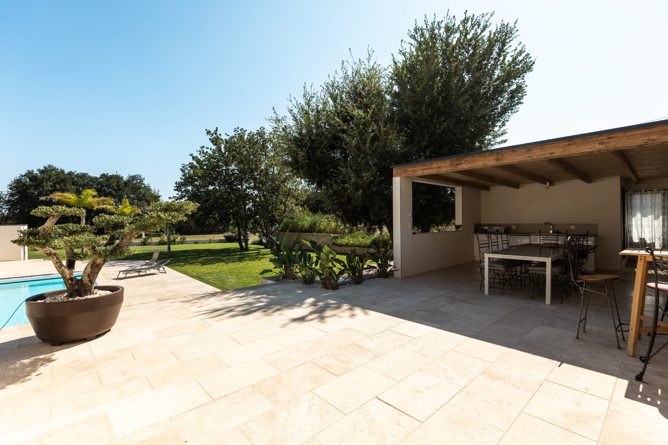  SPACIOUS VILLA WITH A COUNTRY FEEL IN THE CITY - 物件實景