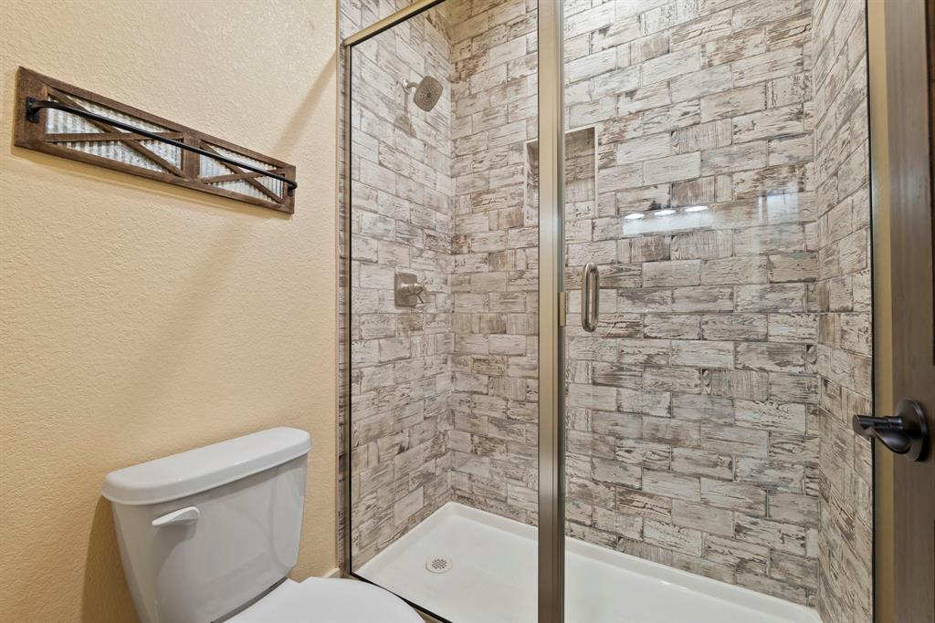 Weatherford, Texas, 76085, United States, 4 Bedrooms Bedrooms, ,4 BathroomsBathrooms,Residential,For Sale,1977773