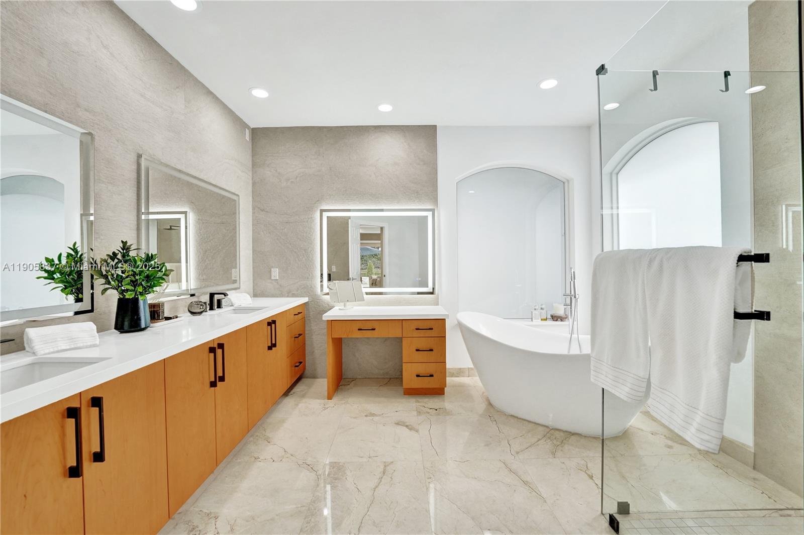 Weston, Florida, 33327, United States, 5 Bedrooms Bedrooms, ,3 BathroomsBathrooms,Residential,For Sale,1991859