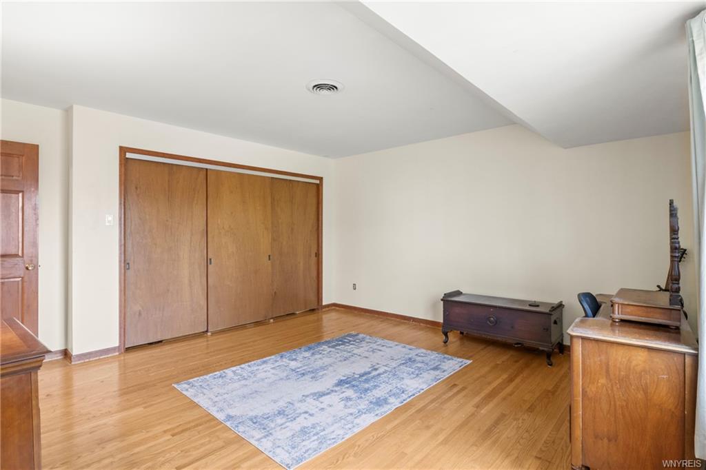 Lewiston, New York, 14092, United States, 5 Bedrooms Bedrooms, ,3 BathroomsBathrooms,Residential,For Sale,1849954