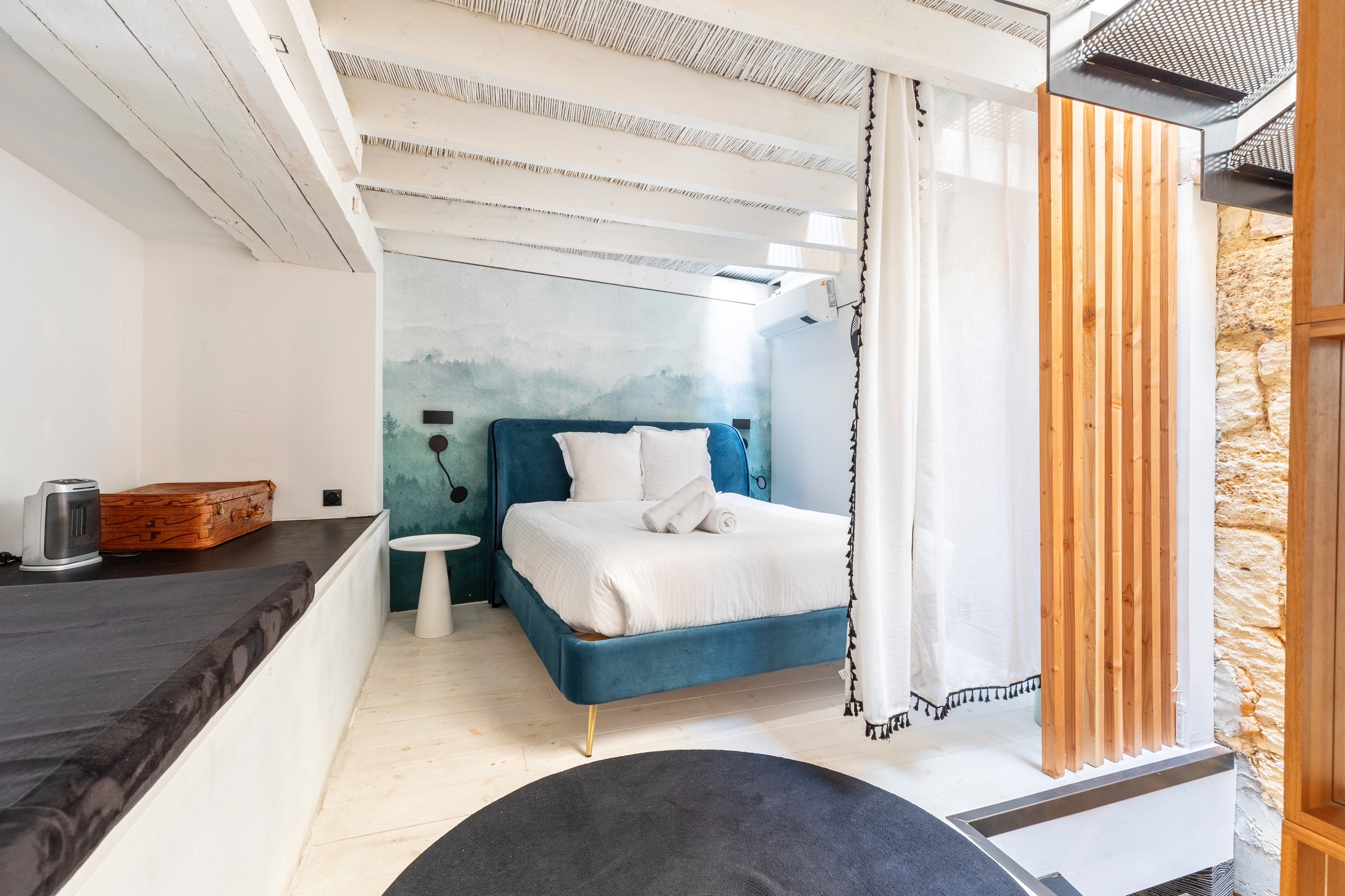  HEART OF CHARTRONS – STUNNING APARTMENT – 2 BEDROOMS - 物件實景