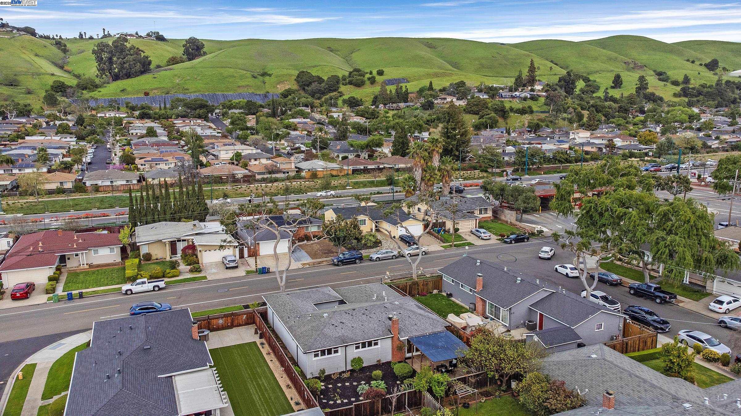 Hayward, California, 94544, United States, 6 Bedrooms Bedrooms, ,2 BathroomsBathrooms,Residential,For Sale,1868213