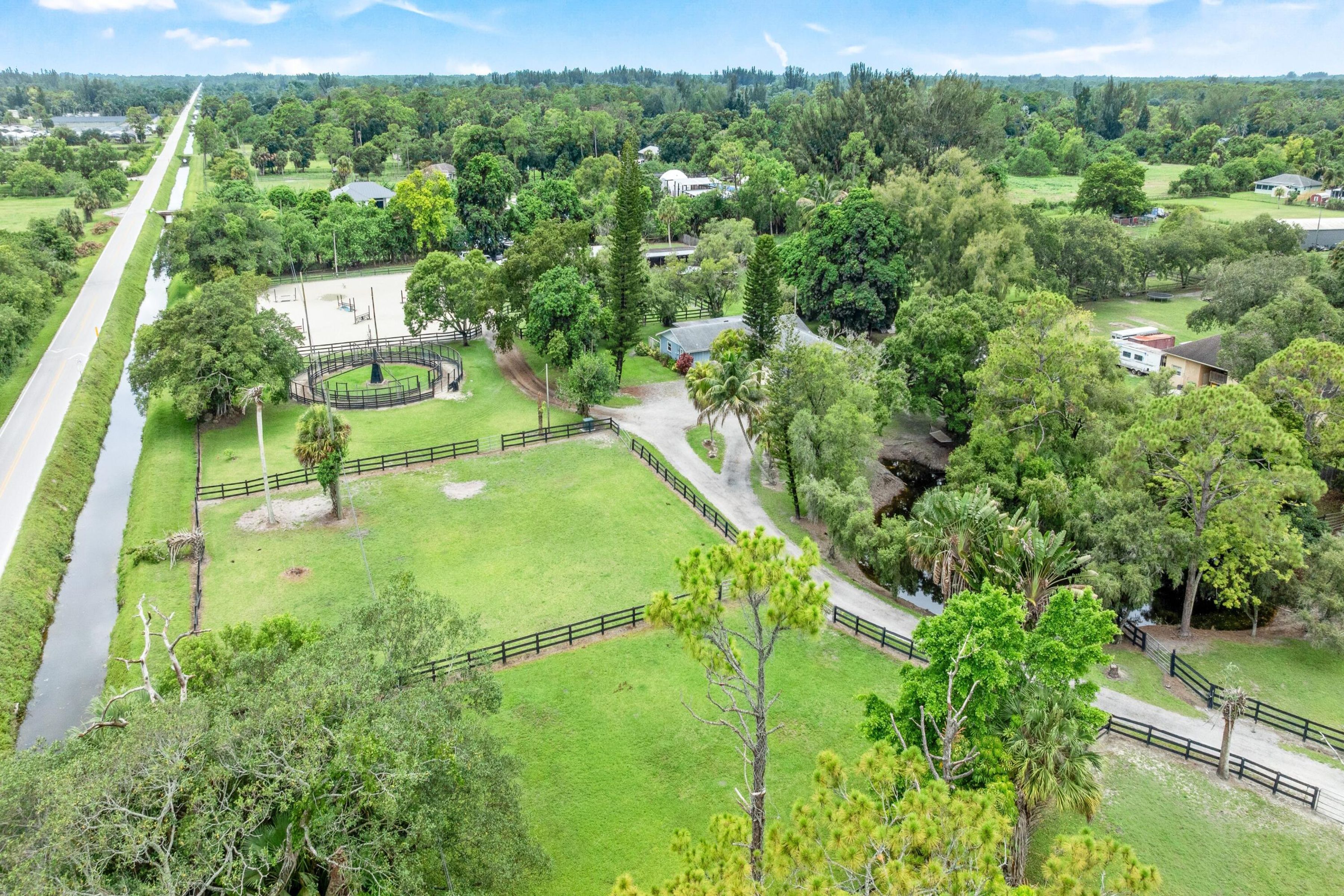  14536 North Road - 物件實景