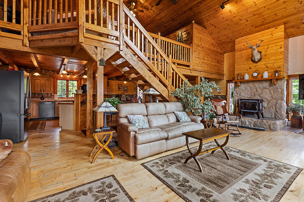 Liberty, Maine, 04949, United States, 2 Bedrooms Bedrooms, ,3 BathroomsBathrooms,Residential,For Sale,1838290