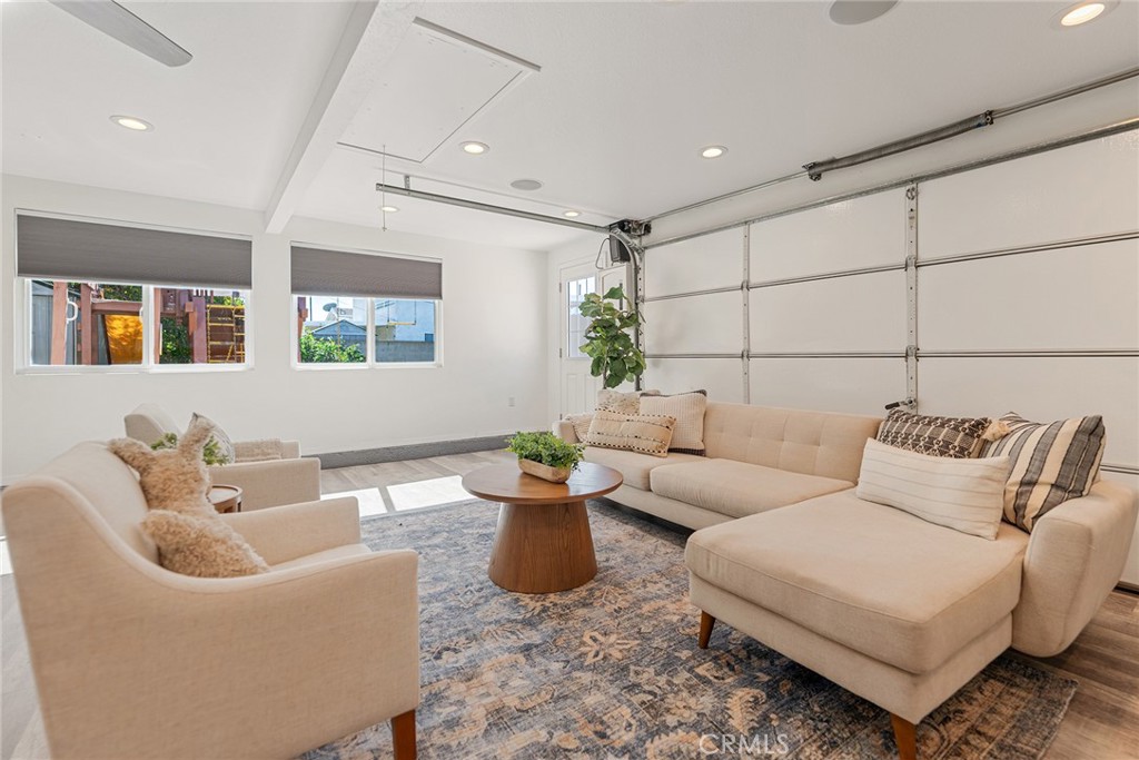 Buena Park, California, 90620, United States, 4 Bedrooms Bedrooms, ,2 BathroomsBathrooms,Residential,For Sale,1987993