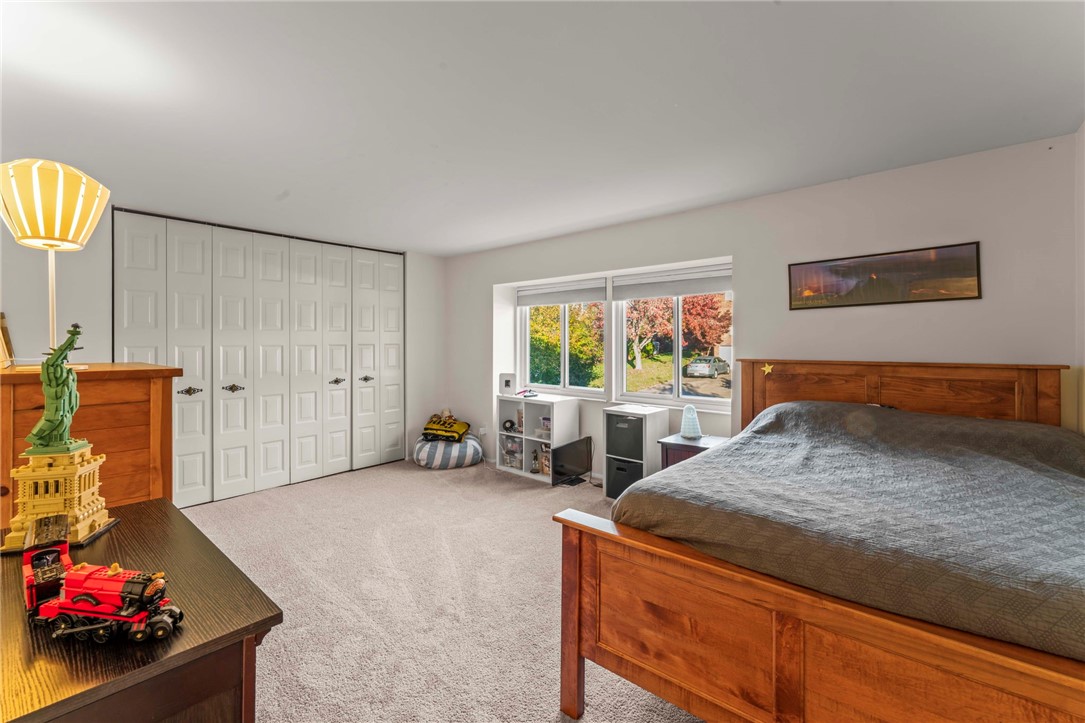 Pittsburgh, Pennsylvania, 15241, United States, 4 Bedrooms Bedrooms, ,4 BathroomsBathrooms,Residential,For Sale,2001215