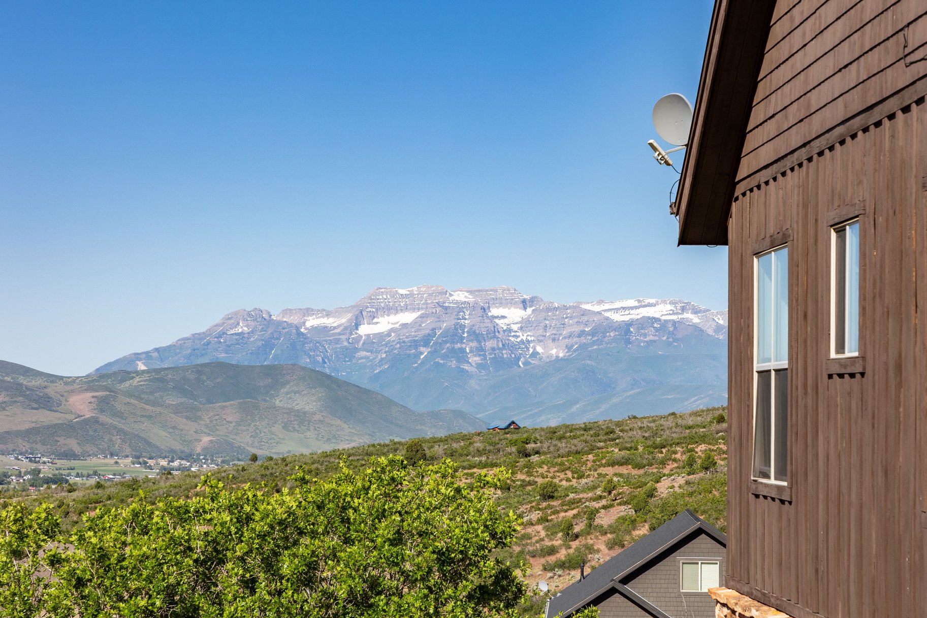  The Ultimate Multi-Generational Mountain Retreat Backing to 500 Acres of Open Sp - 物件實景