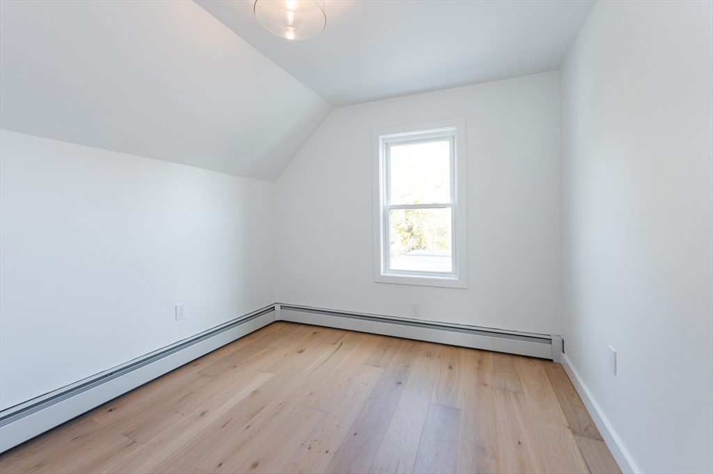 Haverhill, Massachusetts, 01830, United States, 4 Bedrooms Bedrooms, ,2 BathroomsBathrooms,Residential,For Sale,1991718