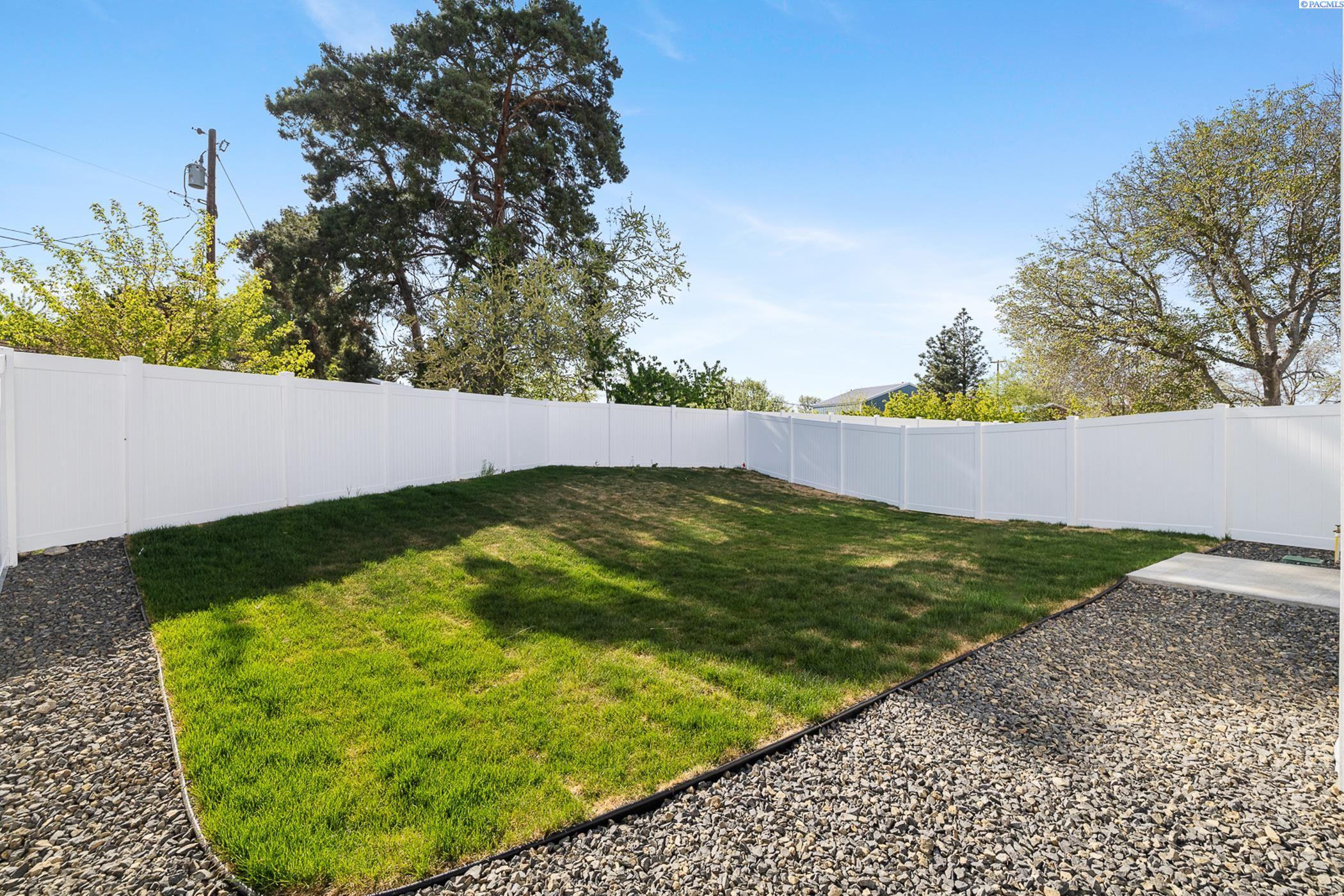 Kennewick, Washington, 99337, United States, 6 Bedrooms Bedrooms, ,Residential,For Sale,1787924