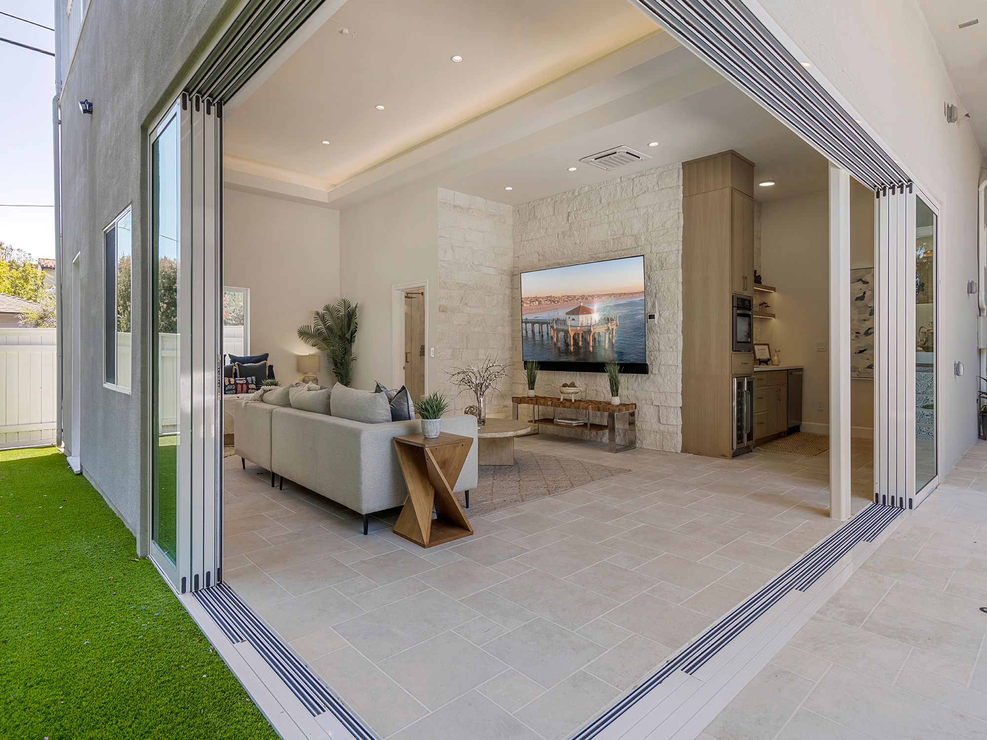  2300 John Street, Manhattan Beach, CA 90266 - 物件實景