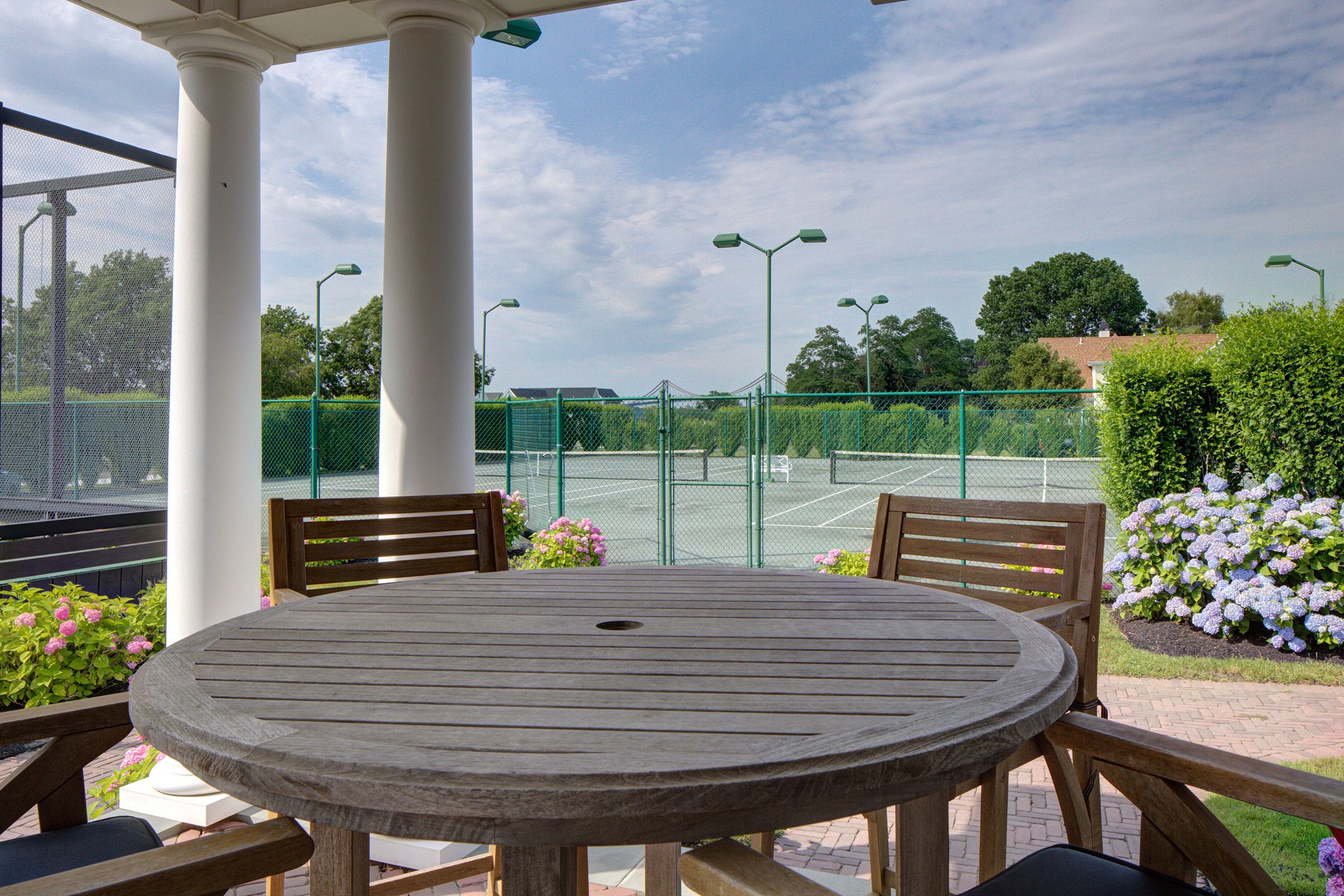  Exceptional Home in Private Sporting Community - 物件實景