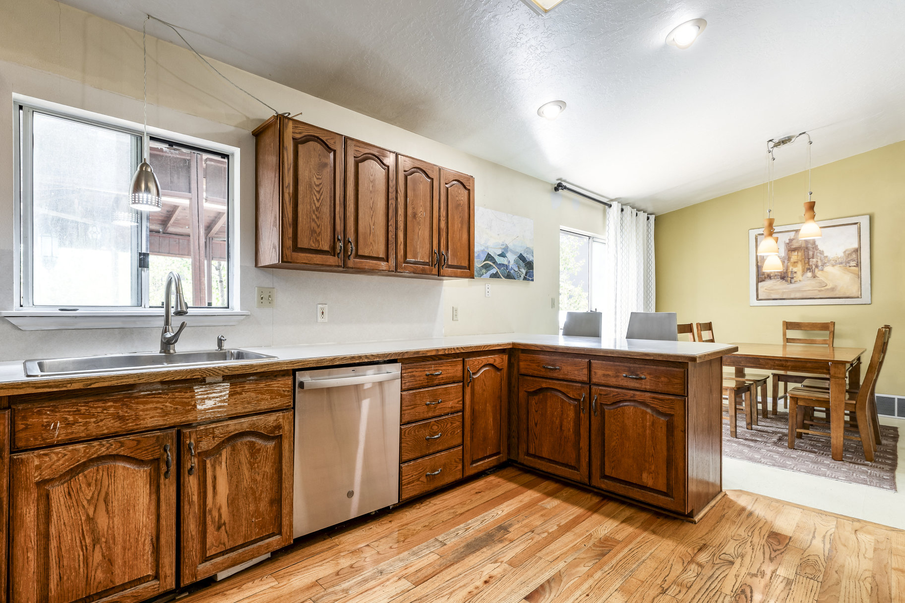  2 Acres  1,800 SF Barn  Minimal HOA  Park City School District — Bring Your V - 物件實景