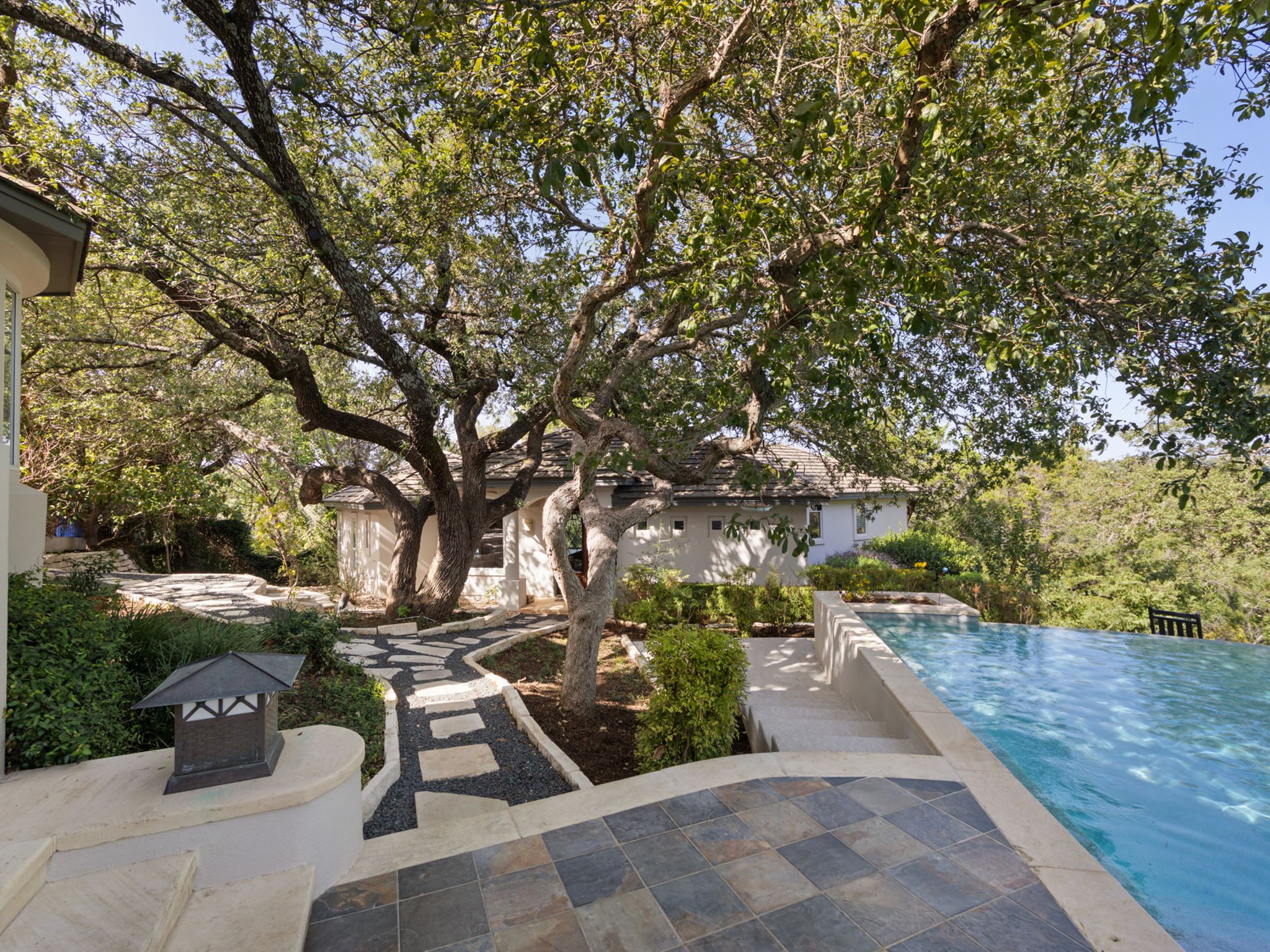  Private 2+ Acre Barton Creek Estate with Hill Country Views, Pool & Guest House - 物件實景
