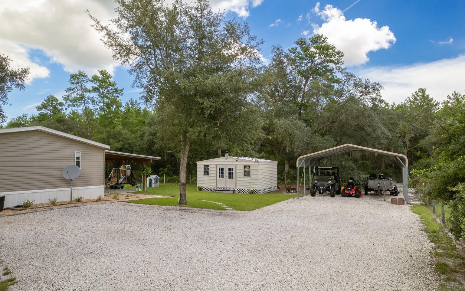 Palatka, Florida, 32177, United States, 4 Bedrooms Bedrooms, ,3 BathroomsBathrooms,Residential,For Sale,1898864