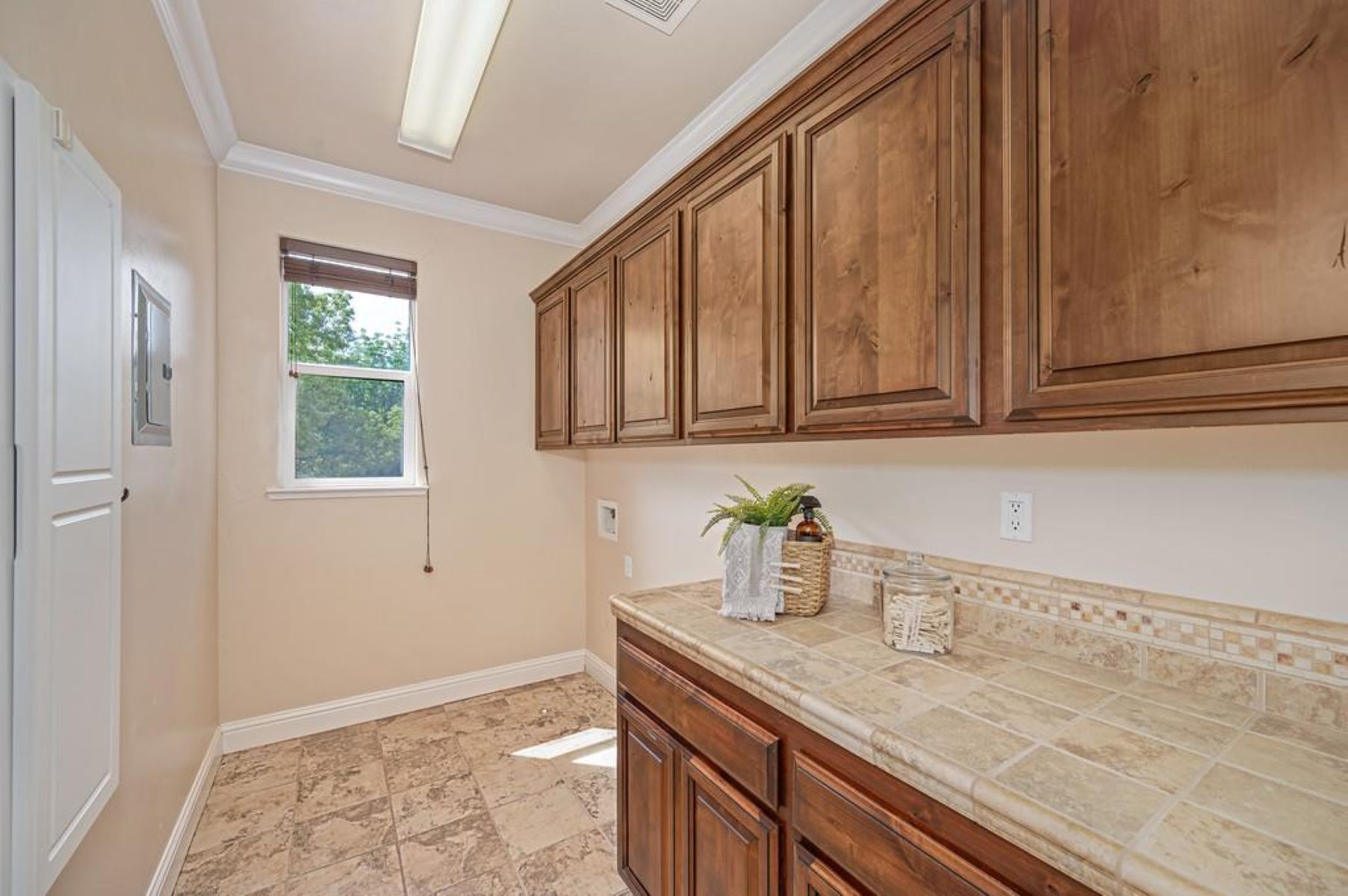  1722 Palomares Way, Roseville, CA 95747 - 物件實景