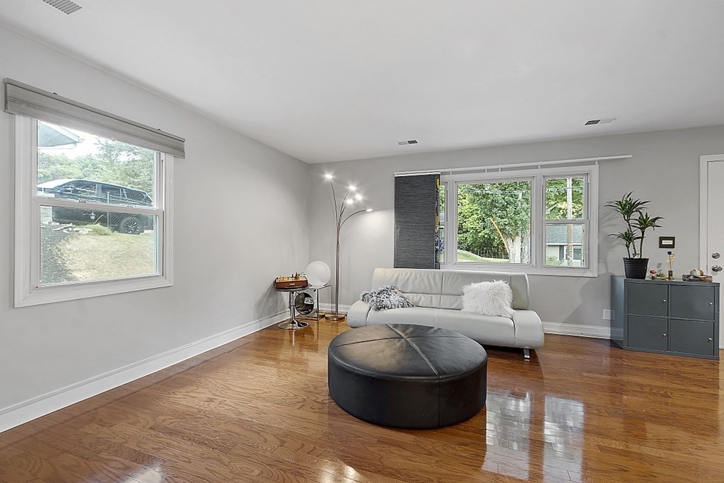 24 Lewis Rd Unit 11, Bedford, Massachusetts, 01730, United States, 3 Bedrooms Bedrooms, ,2 BathroomsBathrooms,Residential,For Sale,24 Lewis Rd Unit 11,1663770