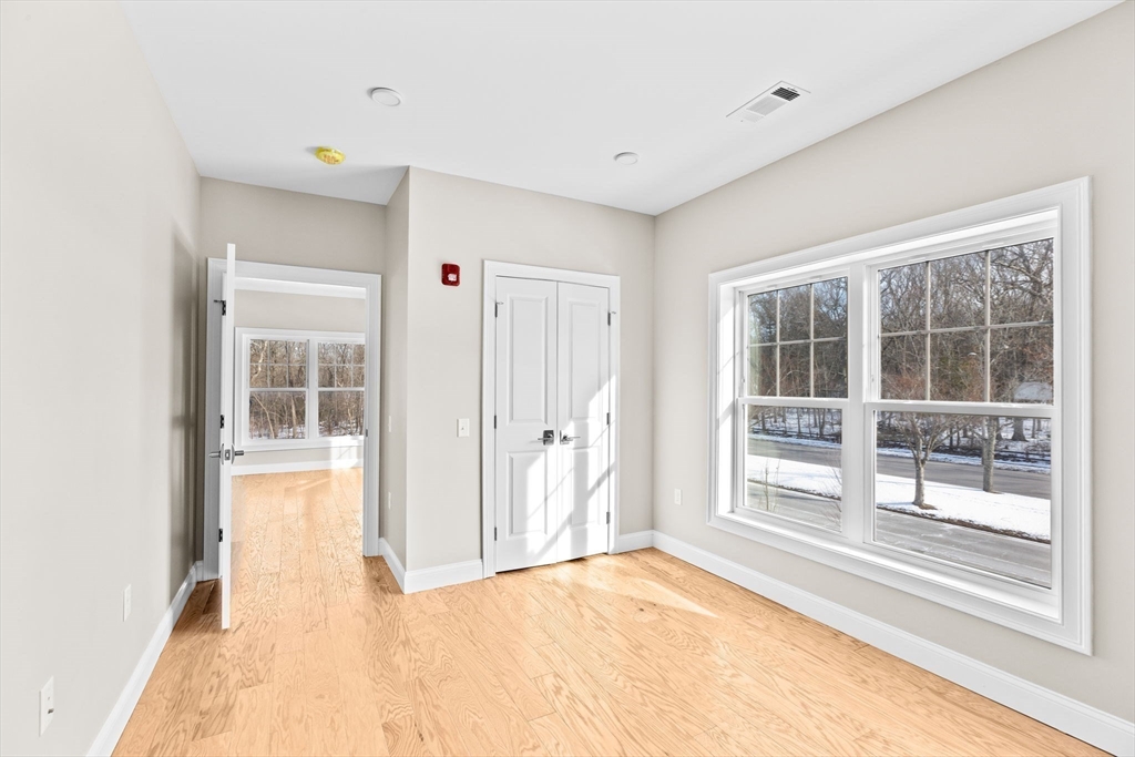 Milton, Massachusetts, 02186, United States, 2 Bedrooms Bedrooms, ,2 BathroomsBathrooms,Residential,For Sale,1907796