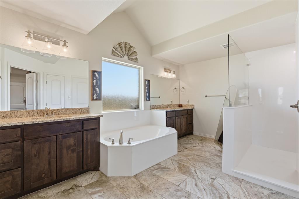 Grandview, Texas, 76050, United States, 4 Bedrooms Bedrooms, ,3 BathroomsBathrooms,Residential,For Sale,1991534