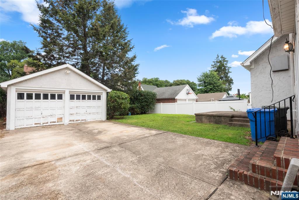 Rutherford, New Jersey, 07070, United States, 4 Bedrooms Bedrooms, ,2 BathroomsBathrooms,Residential,For Sale,1901236