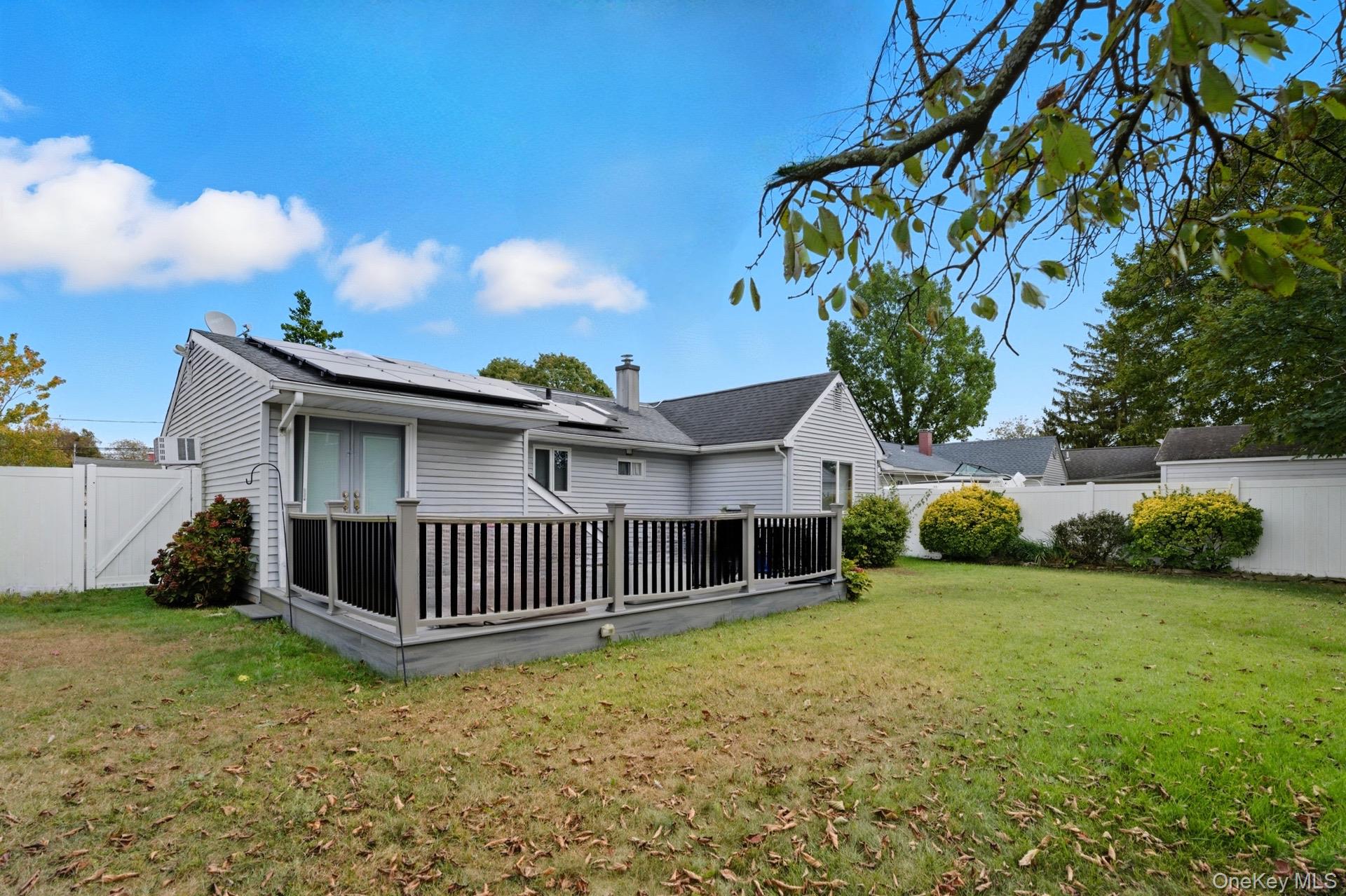 Lindenhurst, New York, 11757, United States, 3 Bedrooms Bedrooms, ,1 BathroomBathrooms,Residential,For Sale,1963707