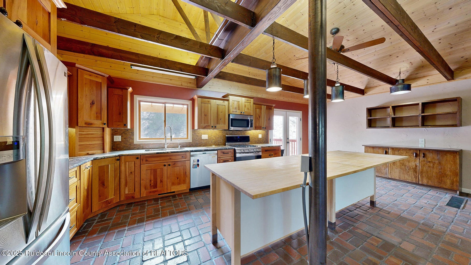 Ruidoso, New Mexico, 88345, United States, 3 Bedrooms Bedrooms, ,3 BathroomsBathrooms,Residential,For Sale,1826738