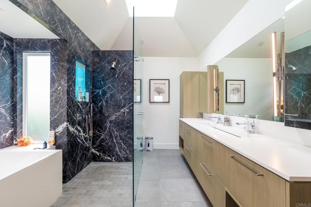 San Diego, California, 92106, United States, 4 Bedrooms Bedrooms, ,7 BathroomsBathrooms,Residential,For Sale,1988127